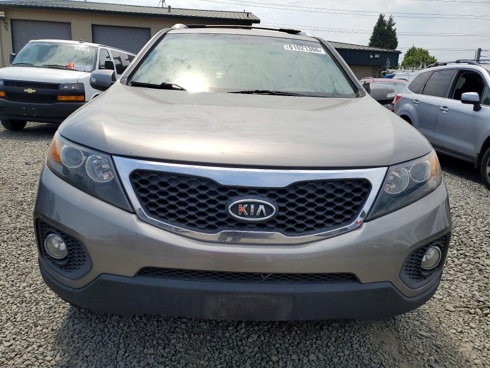 Photo 5 from auction – 2012 KIA SORENTO with VIN 5XYKT3A64CG265930