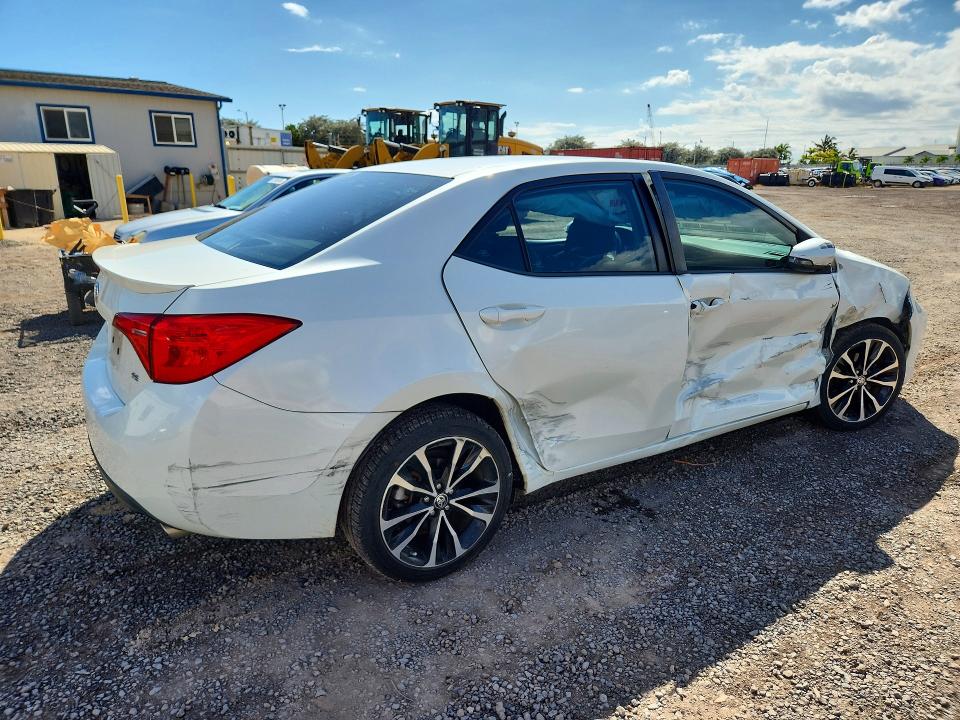 Photo 3 from auction – 2018 TOYOTA COROLLA with VIN 5YFBURHE7JP784153