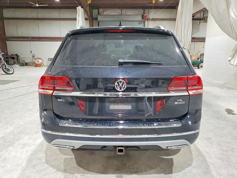 Photo 6 from auction – 2018 VOLKSWAGEN ATLAS with VIN 1V2NR2CA7JC576355