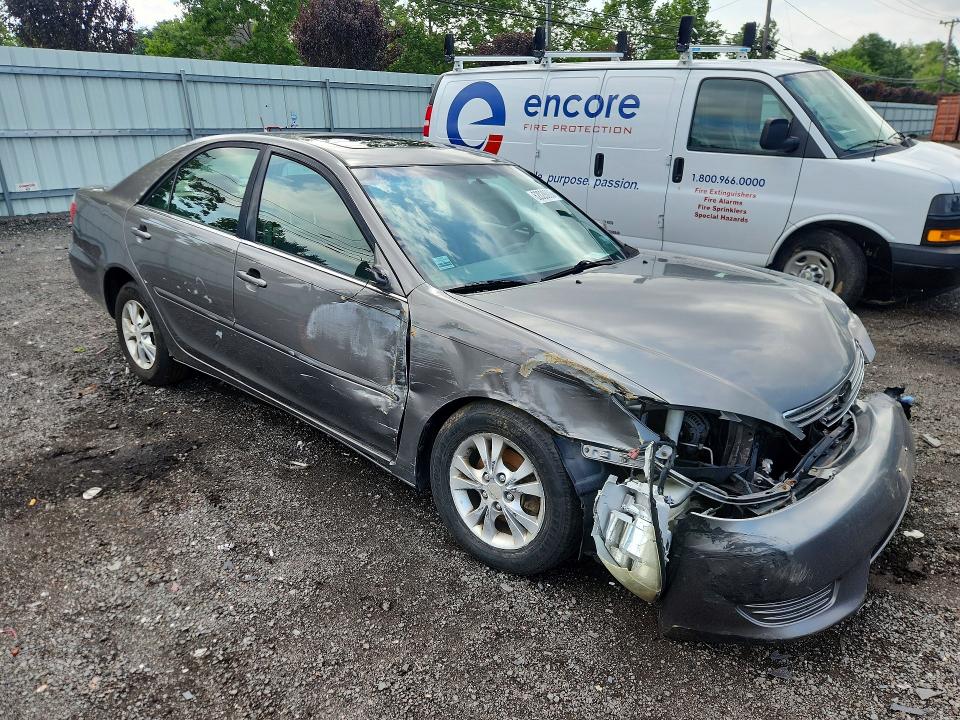 Photo 4 from auction – 2005 TOYOTA CAMRY with VIN 4T1BF30K65U617831