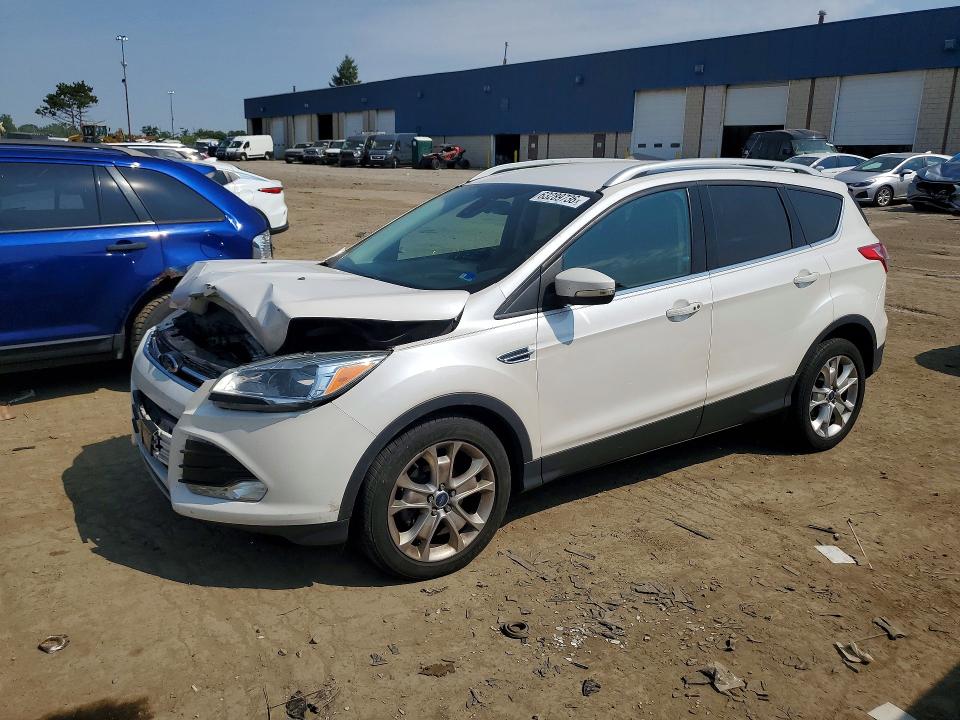 FORD ESCAPE 2016 with VIN 1FMCU0JX3GUC40090 - Photo from auction