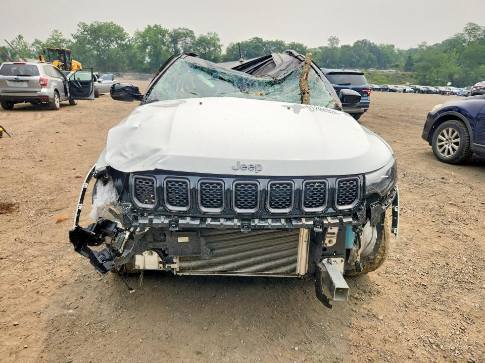 Photo 5 from auction – 2023 JEEP COMPASS with VIN 3C4NJDCN1PT555361