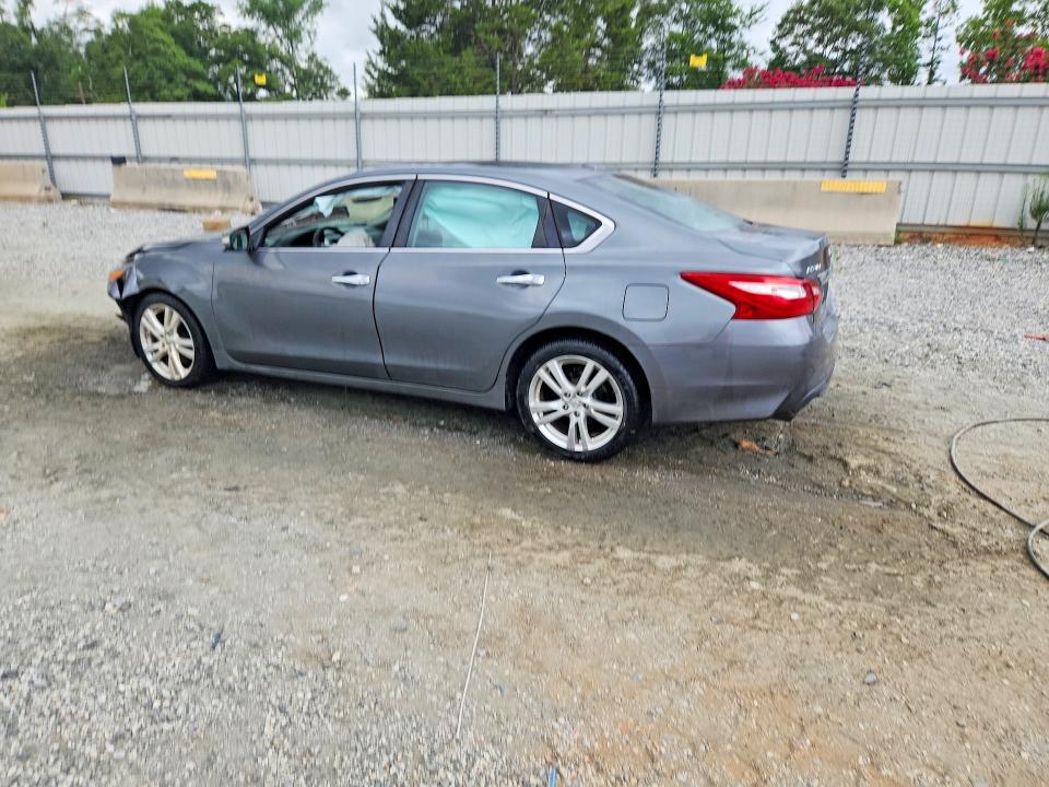 Photo 2 from auction – 2017 NISSAN ALTIMA with VIN 1N4BL3AP7HC196547