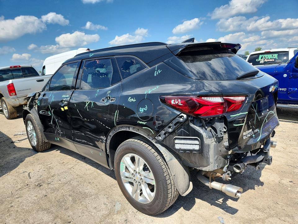 Photo 2 from auction – 2021 CHEVROLET BLAZER with VIN 3GNKBJRSXMS549692