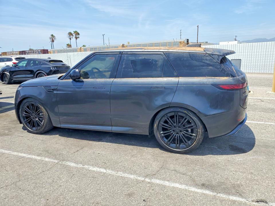Photo 2 from auction – 2026 LAND ROVER RANGE ROVER SPORT with VIN SAL1L9FU3TA640480