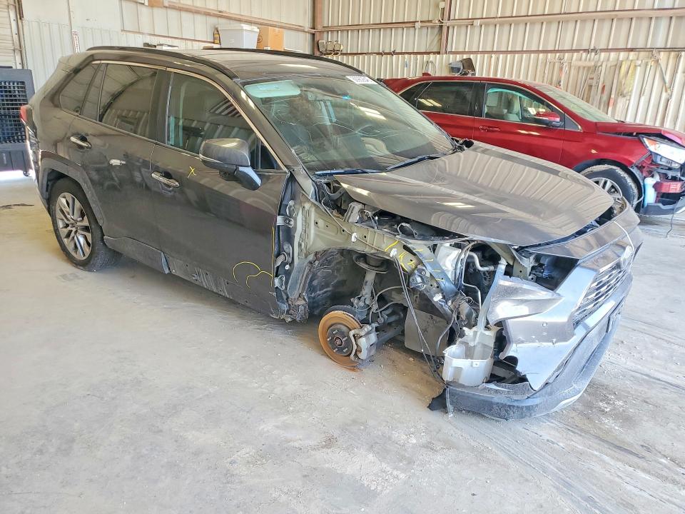 Photo 4 from auction – 2019 TOYOTA RAV4 with VIN 2T3Y1RFV5KW025935