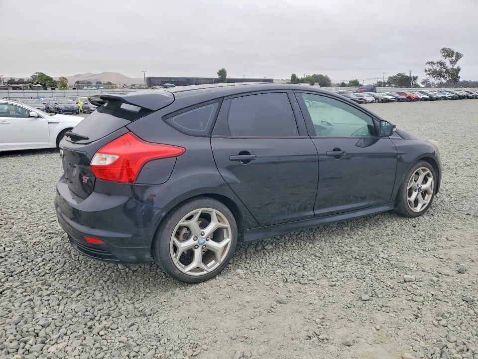 Photo 3 from auction – 2013 FORD FOCUS with VIN 1FADP3L97DL191743