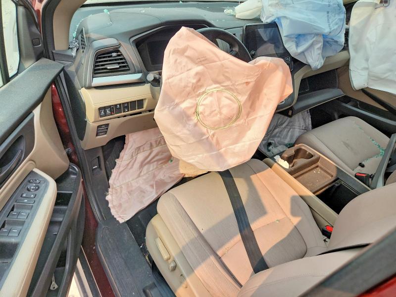 Photo 8 from auction – 2018 HONDA ODYSSEY with VIN 5FNRL6H51JB021539