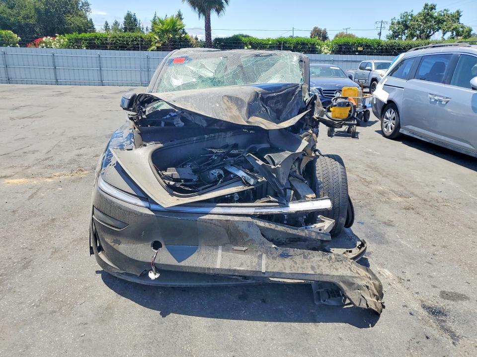 Photo 5 from auction – 2026 TESLA MODEL Y with VIN 7SAYGDEEXTF388129