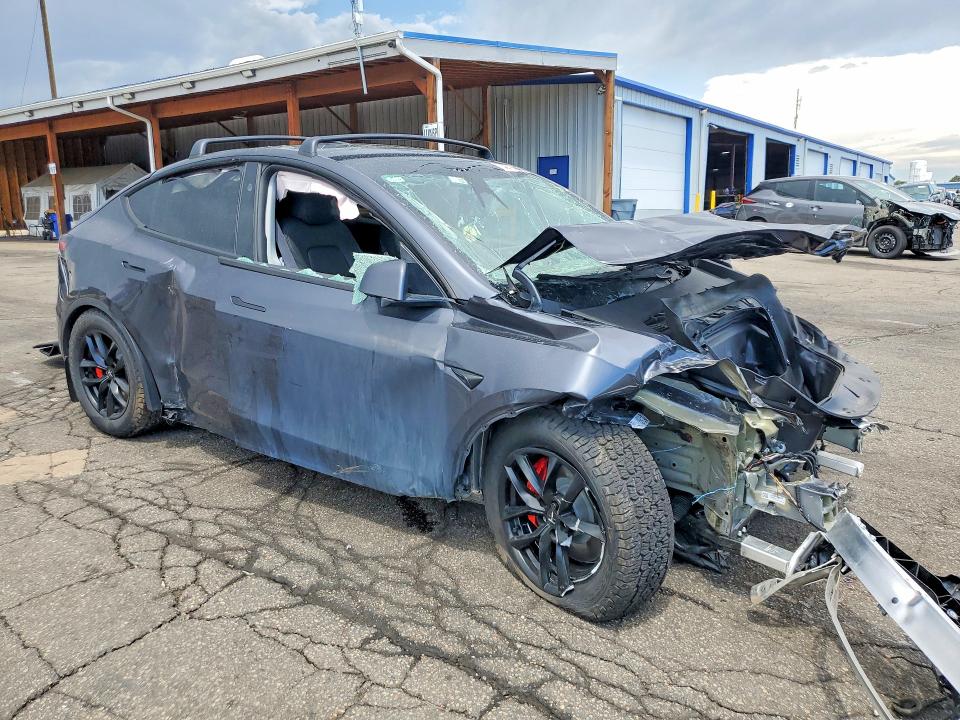 Photo 4 from auction – 2025 TESLA MODEL Y with VIN 7SAYGDEF2SA364010
