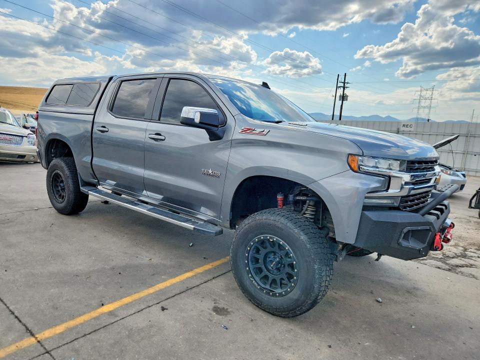 Photo 4 from auction – 2021 CHEVROLET SILVERADO with VIN 3GCUYDET3MG147225