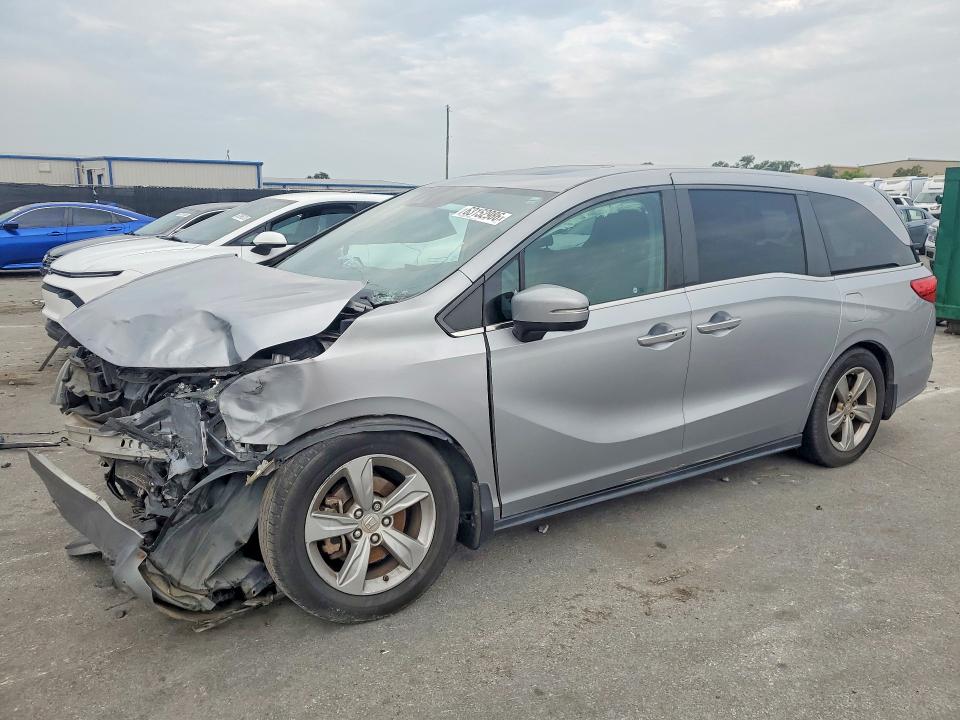 HONDA ODYSSEY 2018 with VIN 5FNRL6H72JB002399 - Photo from auction