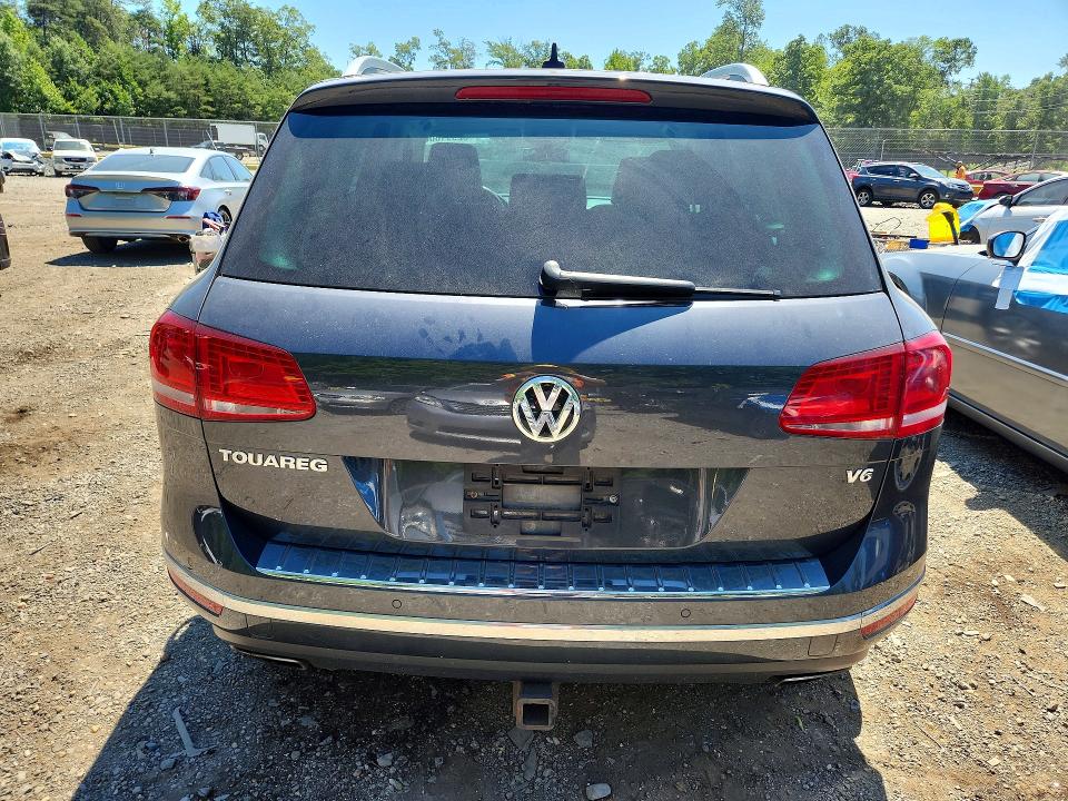 Photo 6 from auction – 2016 VOLKSWAGEN TOUAREG with VIN WVGEF9BP4GD010273