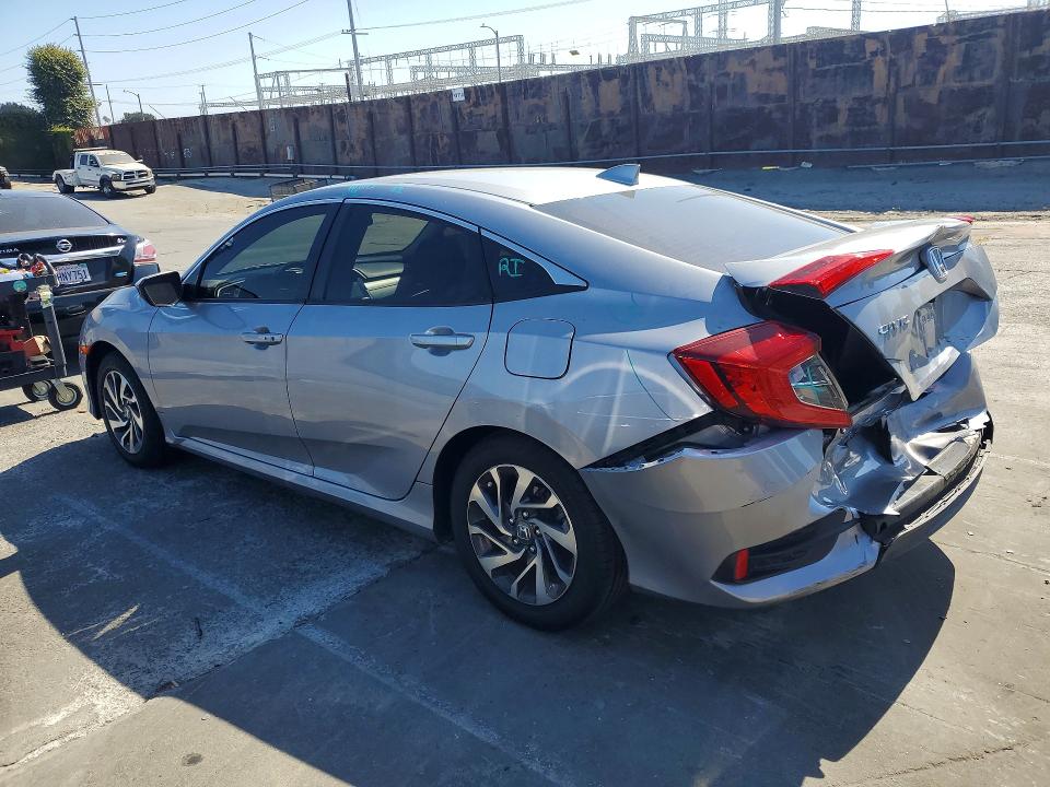 صورة رقم 2 من المزاد - 2017 HONDA CIVIC مع VIN 2HGFC2F7XHH554401