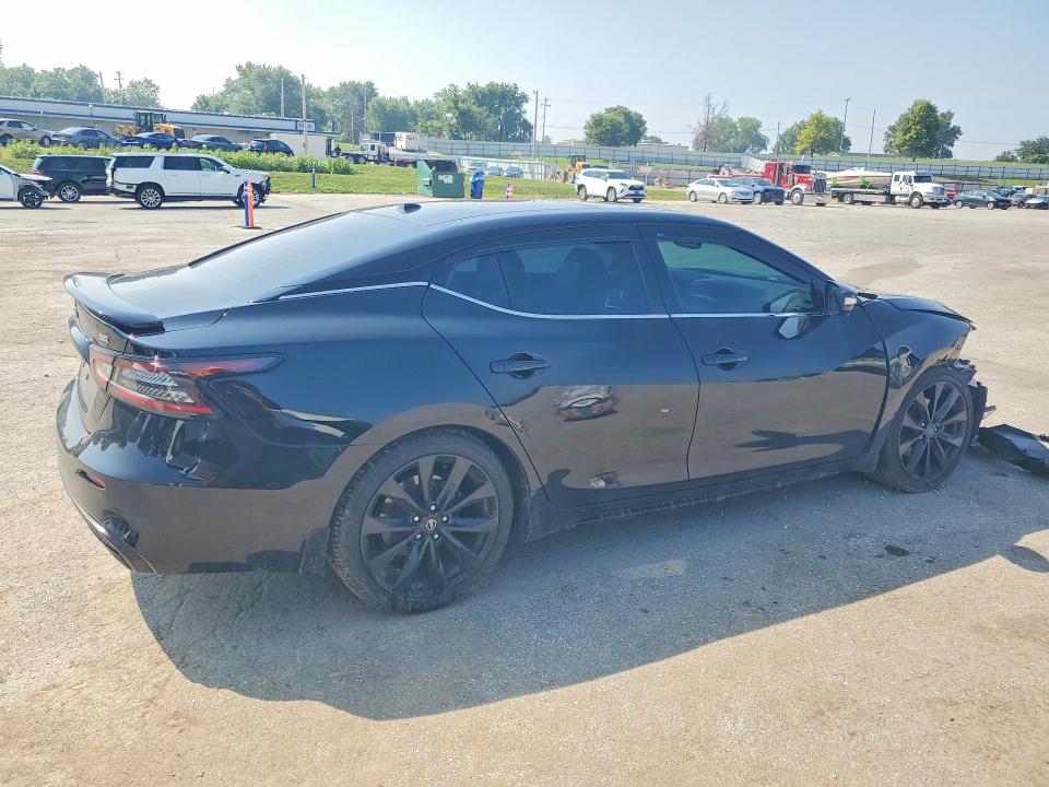 Photo 3 from auction – 2021 NISSAN MAXIMA with VIN 1N4AA6EV0MC509010