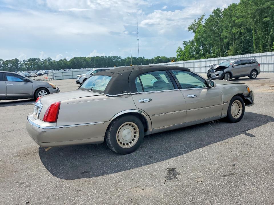 Photo 3 from auction – 2001 LINCOLN TOWN CAR with VIN 1LNHM81W31Y632823