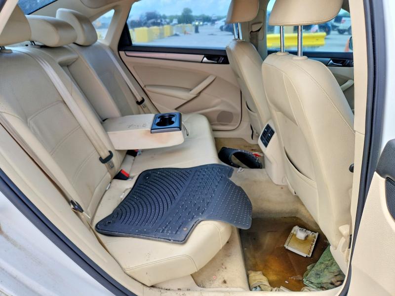 Photo 10 from auction – 2014 VOLKSWAGEN PASSAT with VIN 1VWBN7A39EC027244