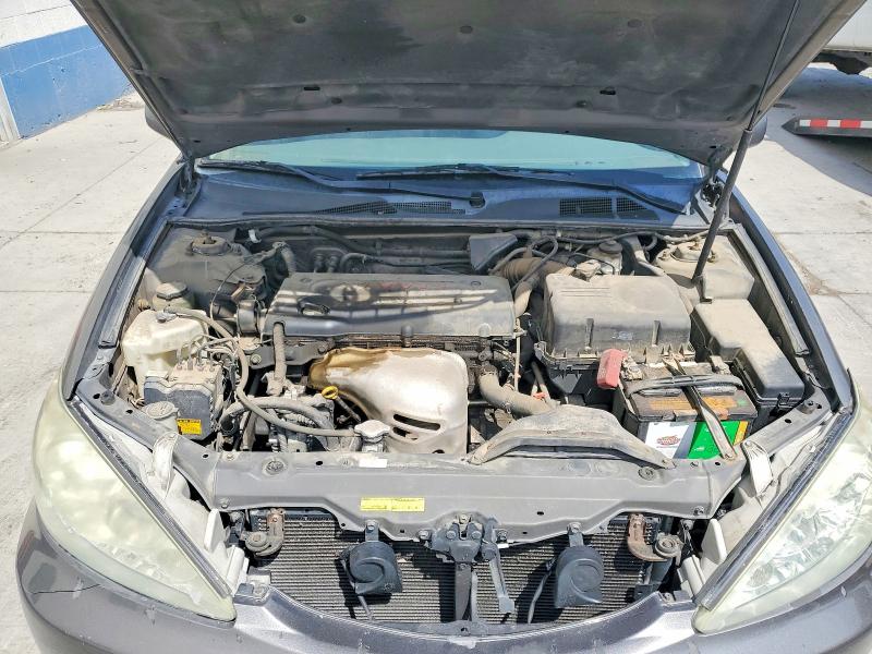 Photo 11 from auction – 2005 TOYOTA CAMRY with VIN 4T1BE30K55U584923