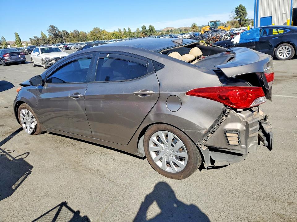 Photo 2 from auction – 2013 HYUNDAI ELANTRA with VIN 5NPDH4AE2DH224665