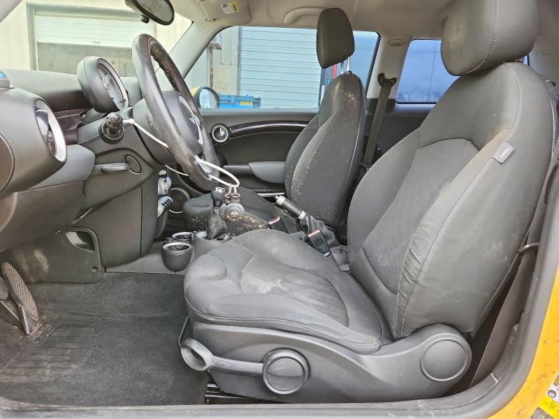 Photo 7 from auction – 2009 MINI COOPER with VIN WMWMF33599TU73106