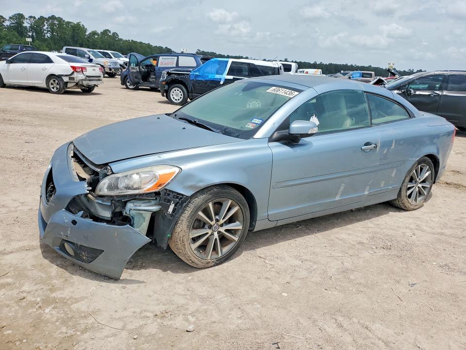 2011 VOLVO C70