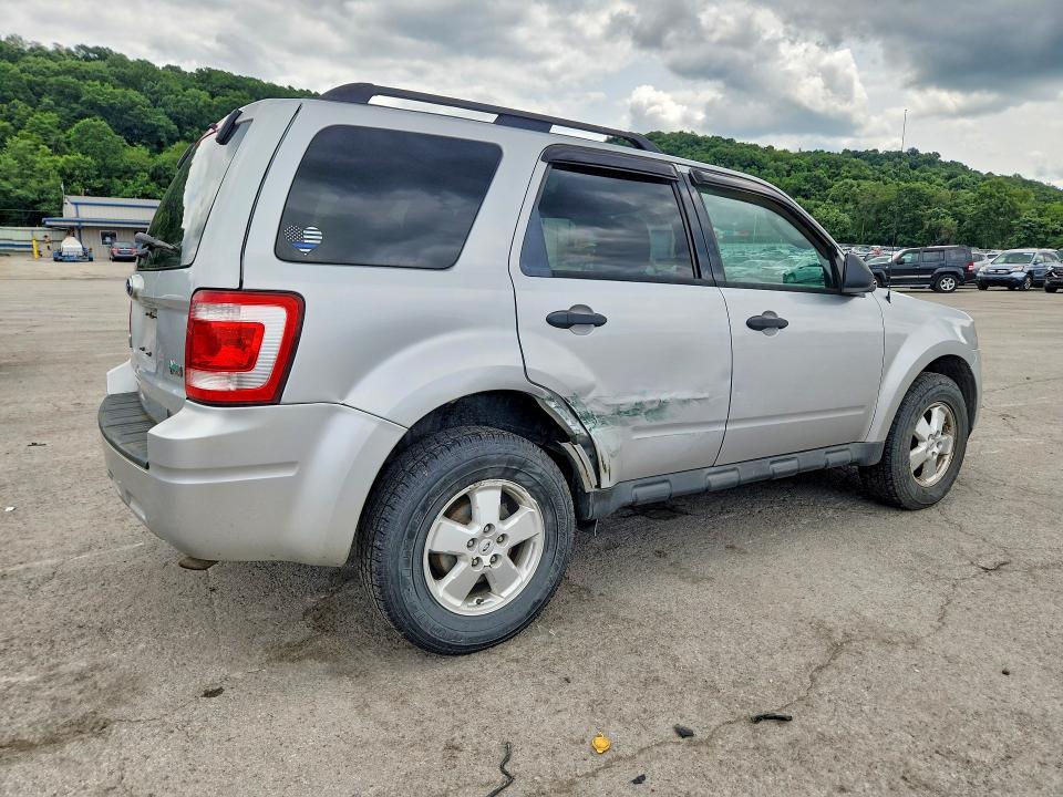 Photo 3 from auction – 2011 FORD ESCAPE with VIN 1FMCU9DGXBKC05633