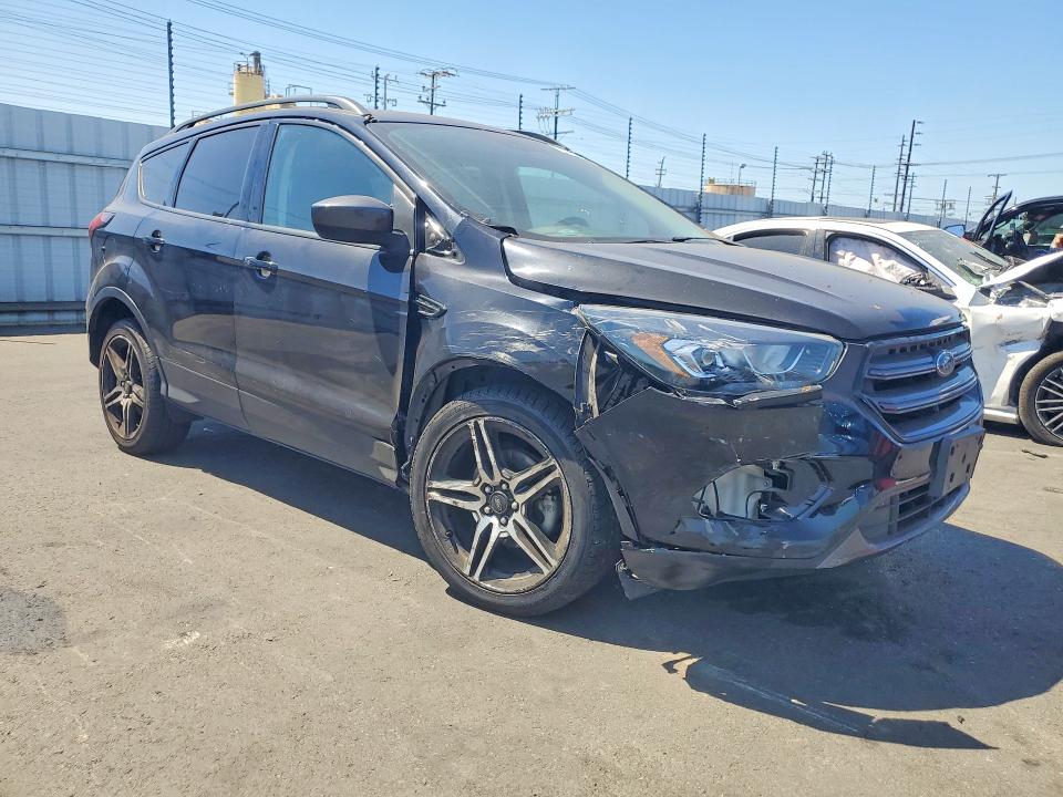 Photo 4 from auction – 2019 FORD ESCAPE with VIN 1FMCU0HD1KUA54861