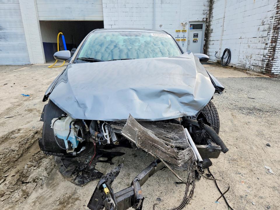 Снимка 5 от търг – 2017 HYUNDAI ELANTRA с VIN KMHD84LF6HU222608