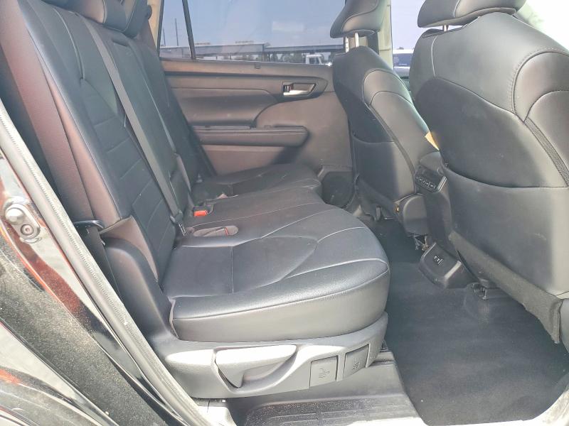 Photo 11 from auction – 2021 TOYOTA HIGHLANDER with VIN 5TDHZRBH5MS543296