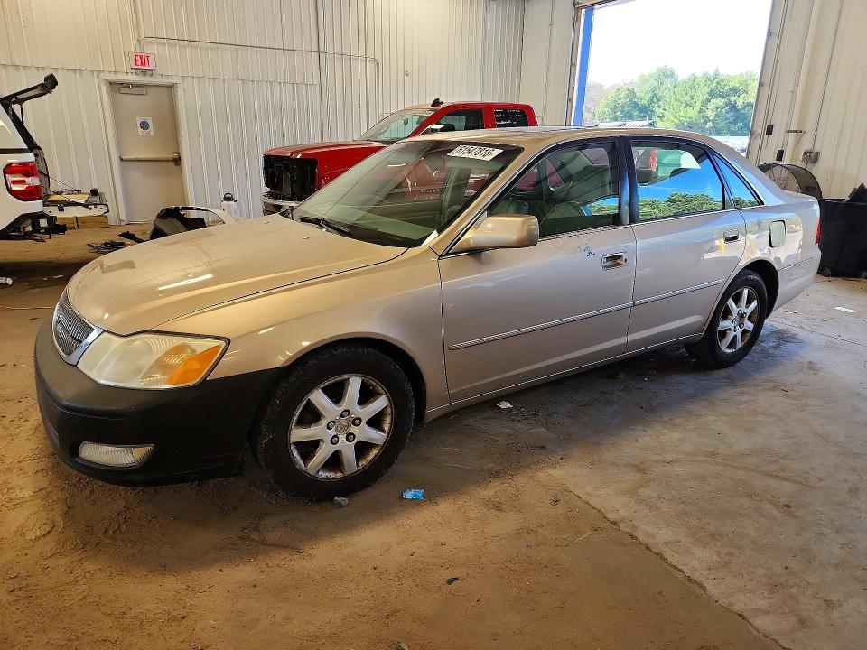 TOYOTA AVALON 2002 with VIN 4T1BF28B22U211555 - Photo from auction
