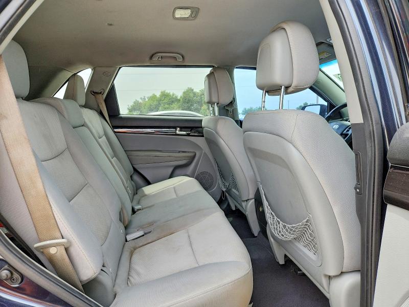 Photo 11 from auction – 2013 KIA SORENTO with VIN 5XYKT4A24DG370021