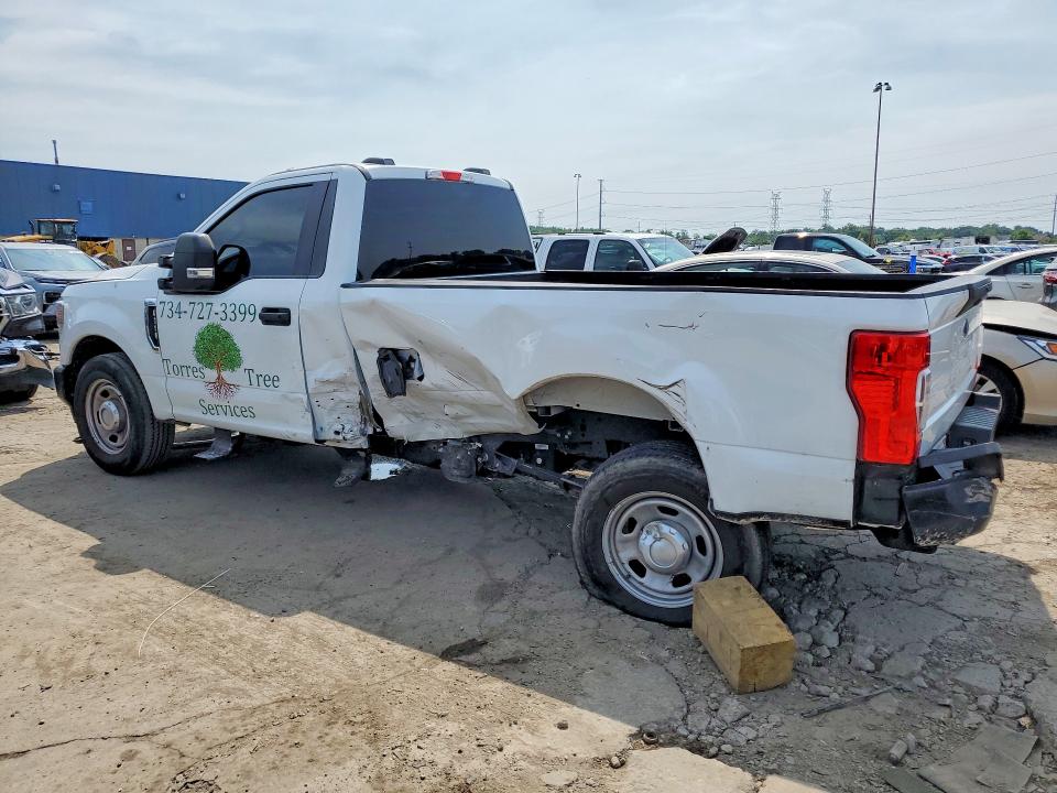 Photo 2 from auction – 2022 FORD F350 with VIN 1FTRF3A67NEF98091