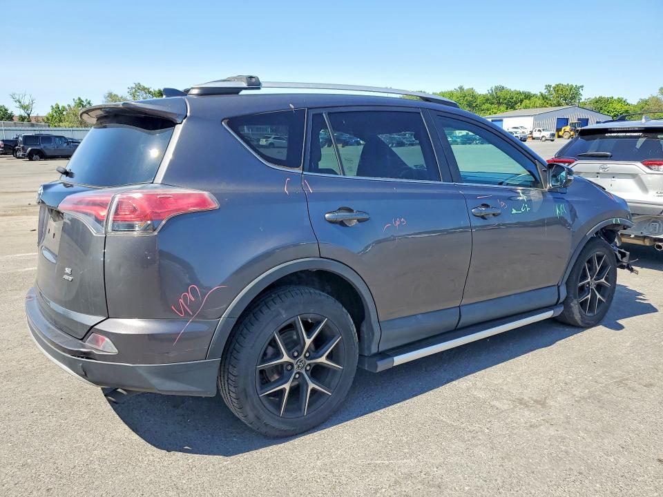Foto 3 de la subasta – 2016 TOYOTA RAV4 con VIN 2T3JFREV3GW482397