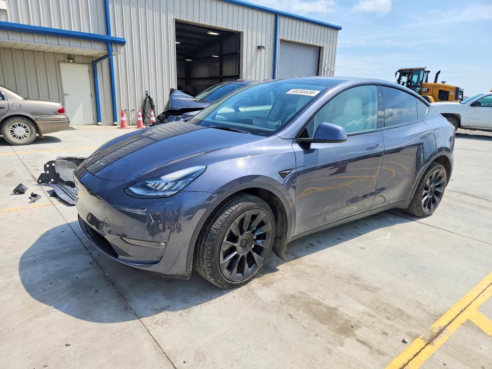 TESLA MODEL Y 2022 with VIN 7SAYGDEE2NF368234 - Photo from auction