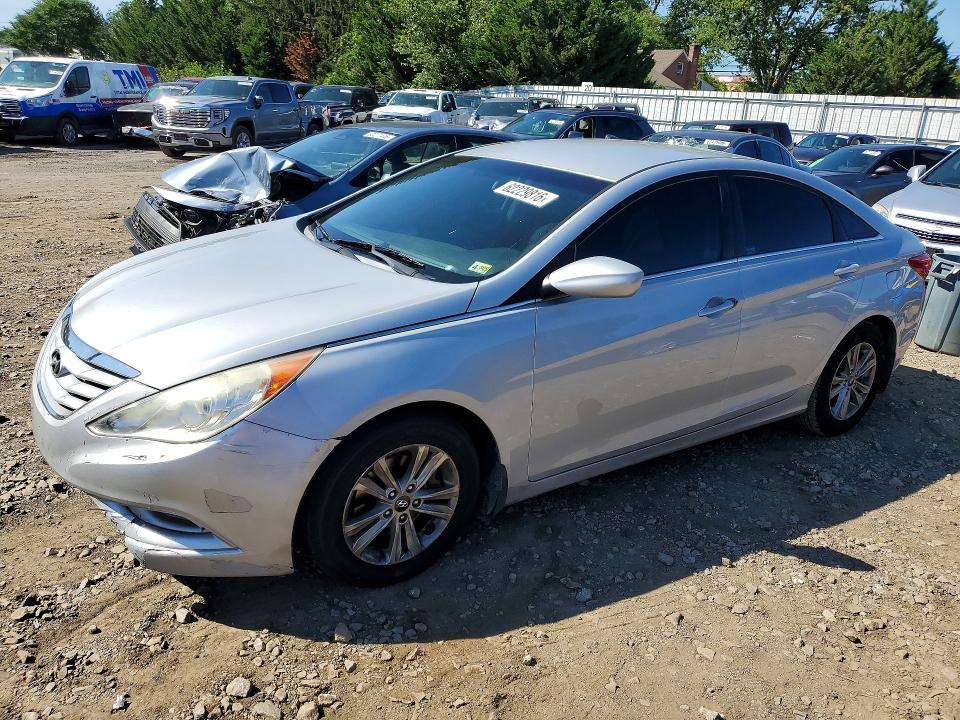 Photo 1 from auction – 2011 HYUNDAI SONATA with VIN 5NPEB4AC9BH028790