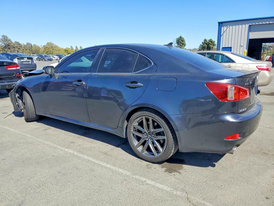 Photo 2 from auction – 2011 LEXUS IS with VIN JTHBE5C24B5027470