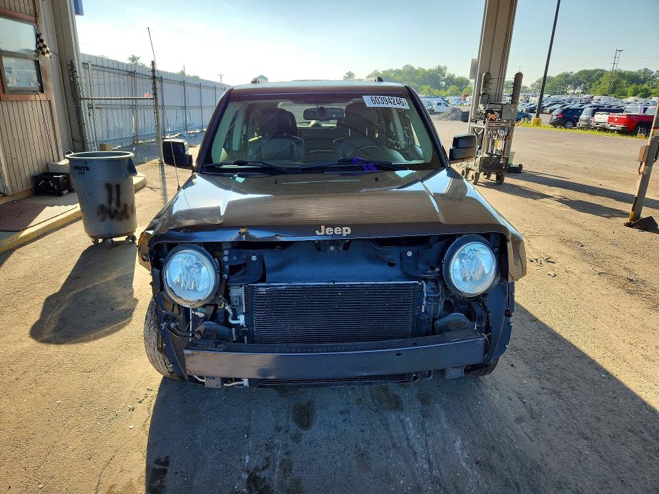 Photo 5 from auction – 2016 JEEP PATRIOT with VIN 1C4NJRFB5GD632396
