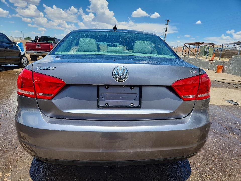 Photo 6 from auction – 2015 VOLKSWAGEN PASSAT with VIN 1VWAS7A32FC121391
