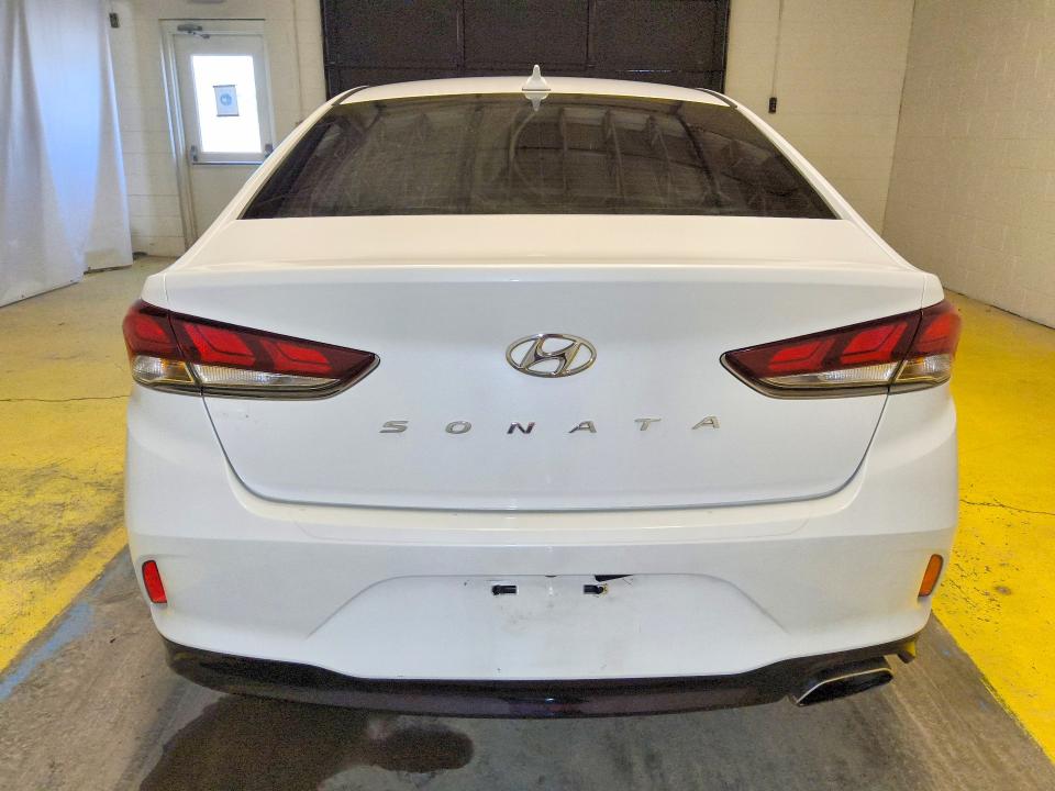 Photo 6 from auction – 2019 HYUNDAI SONATA with VIN 5NPE34AF1KH732375
