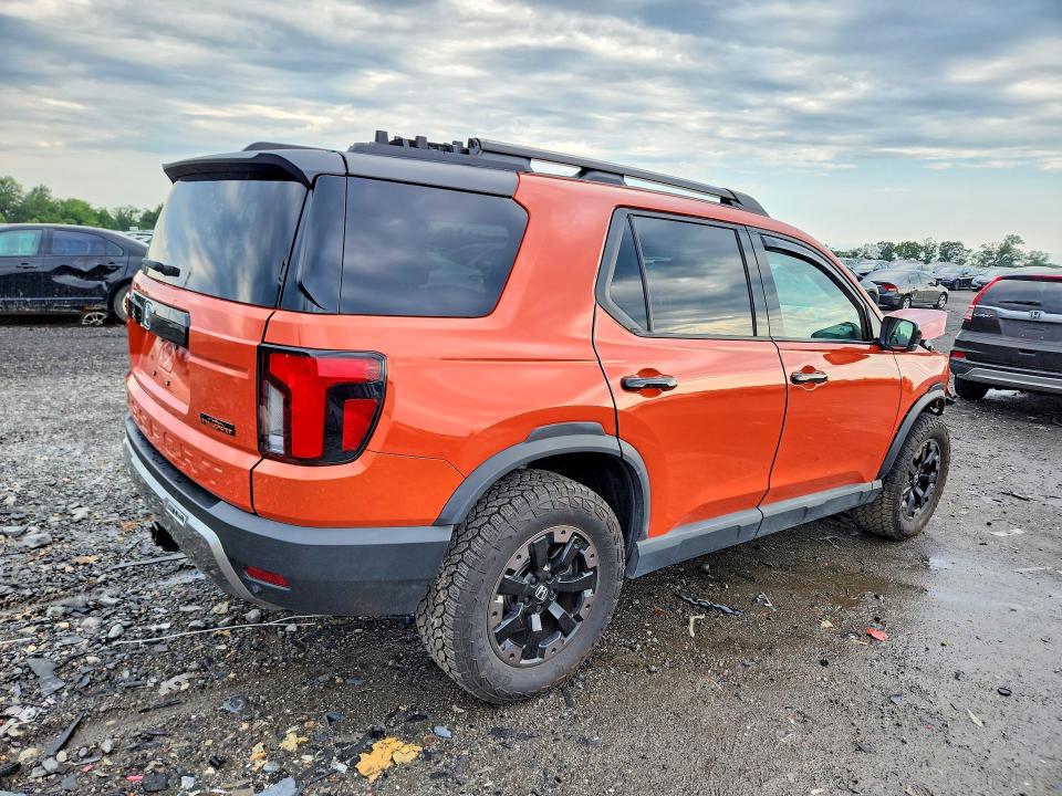 Photo 3 from auction – 2026 HONDA PASSPORT with VIN 5FNYF9H86TB004897