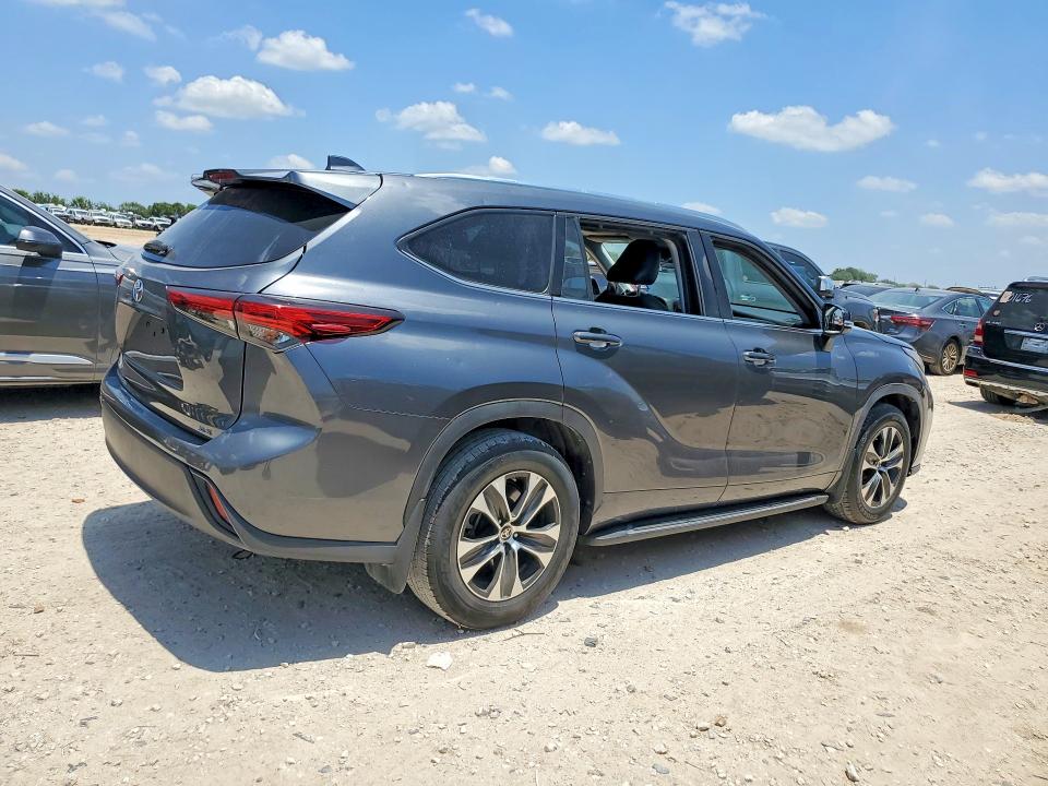 Photo 3 from auction – 2020 TOYOTA HIGHLANDER with VIN 5TDGZRAH3LS016448