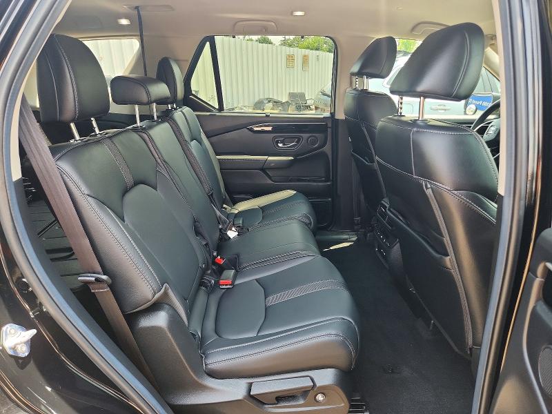 Photo 11 from auction – 2025 HONDA PILOT with VIN 5FNYG1H42SB144357