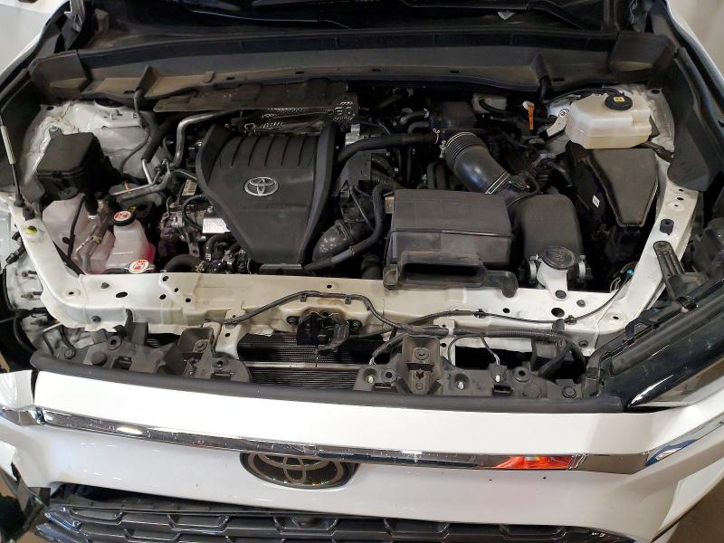 Photo 12 from auction – 2024 TOYOTA GRAND HIGHLANDER HYBRID with VIN 5TDADAB5XRS003019