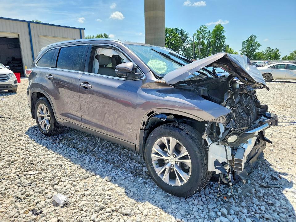Photo 4 from auction – 2015 TOYOTA HIGHLANDER with VIN 5TDJKRFH3FS220318
