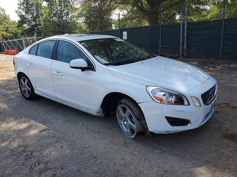 Photo 4 from auction – 2012 VOLVO S60 with VIN YV1622FS5C2114913