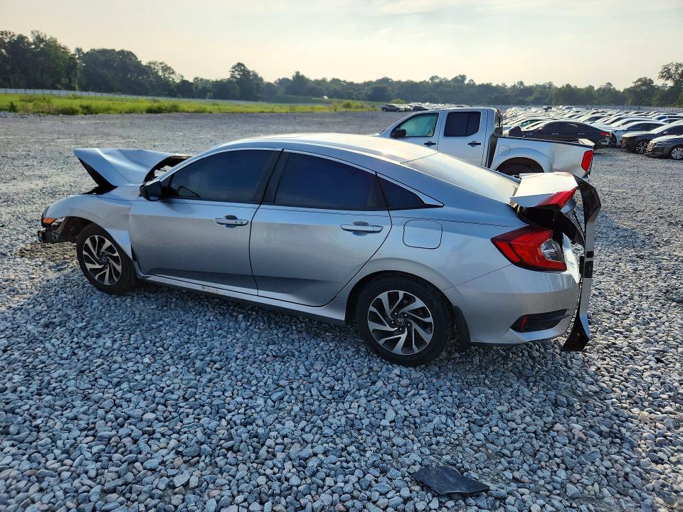 Photo 2 from auction – 2016 HONDA CIVIC with VIN 2HGFC2F72GH510813