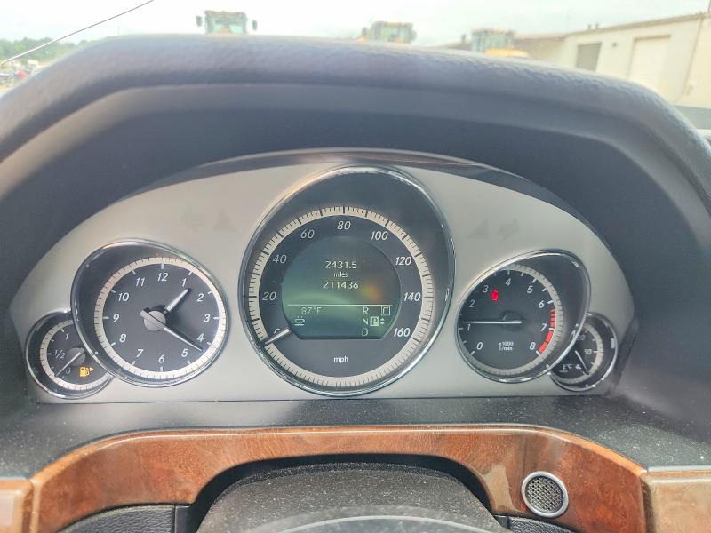 Photo 9 from auction – 2010 MERCEDES-BENZ E with VIN WDDHF8HB7AA256675