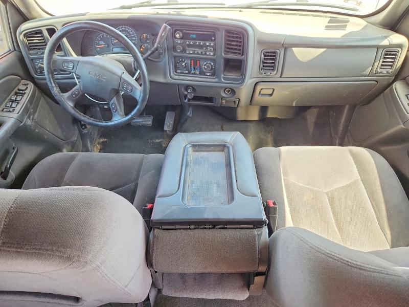 Photo 8 from auction – 2005 GMC NEW SIERRA with VIN 2GTEC13T251155881