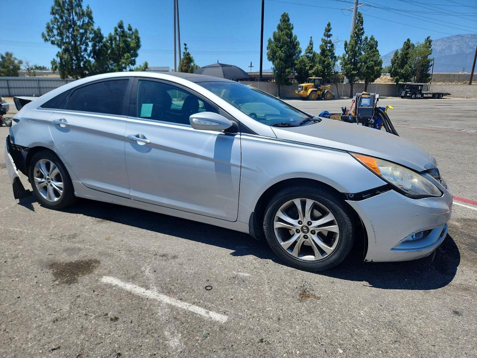 Photo 4 from auction – 2013 HYUNDAI SONATA with VIN 5NPEC4AC4DH630223