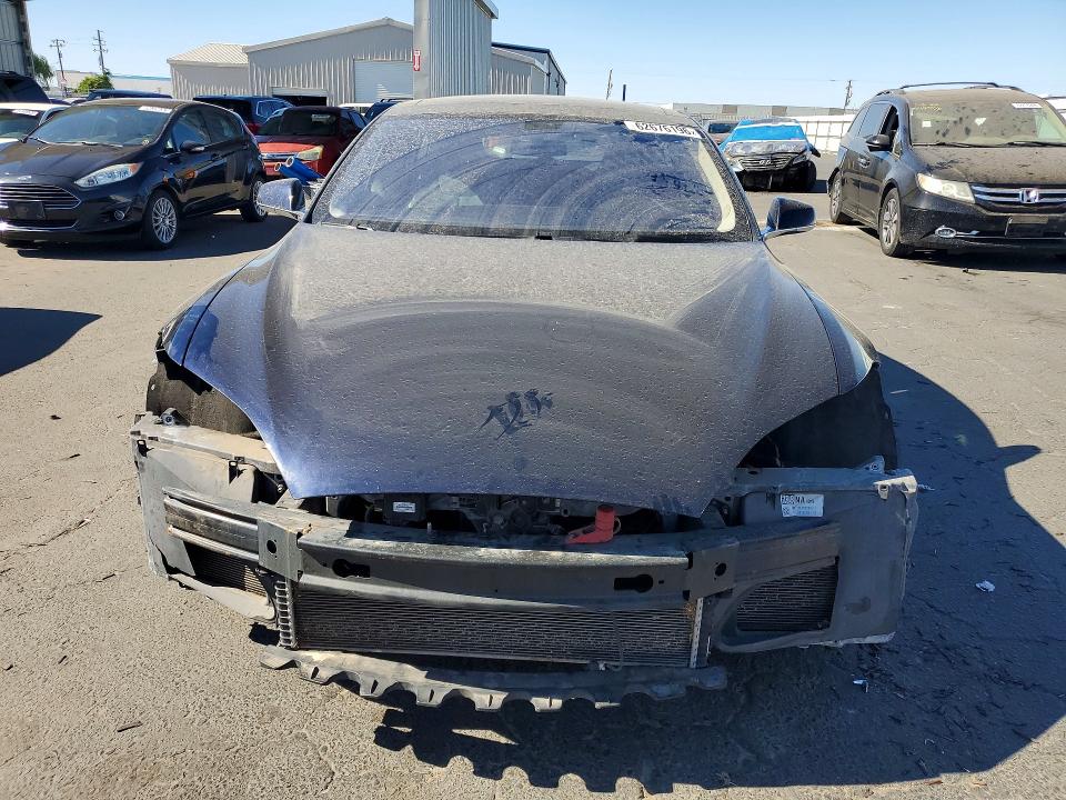 Снимка 5 от търг – 2014 TESLA MODEL S с VIN 5YJSA1H15EFP45229